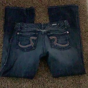 Dark Wash Women’s Jeans with Embroidered Back Pockets…